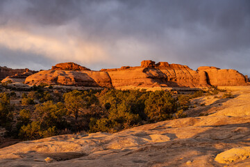Fototapeta premium Rocks Glow Orange On The Big Springs Canyon Tail In The Early Morning