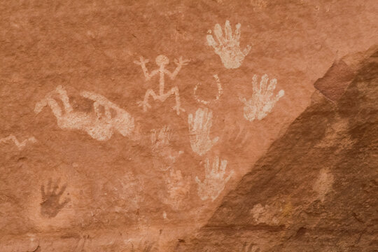 Canyon de Chelly, Arizona, United States.  Navajo Nation. Old petroglyphs and ruins range from 350 AD - 1300 AD.