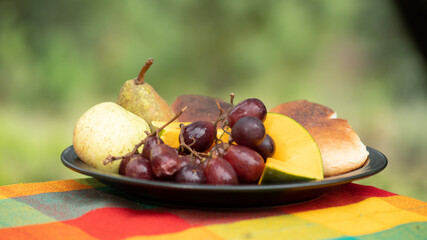 Organic mountain grapes, homemade bread and apples from the Sierra de Sinaloa