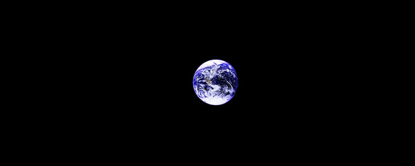 Planetas e sistema solar, simulação utópica e abstrata. Planeta Terra e Sol, mera representação. © Luiz Leite
