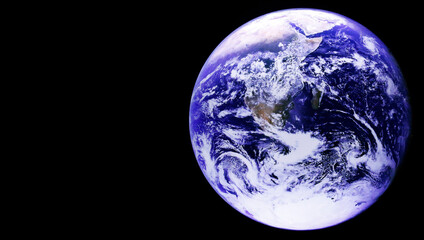 Planeta Terra de cor azul e o escuro do universo. Sistema solar, e os planetas. © Luiz Leite