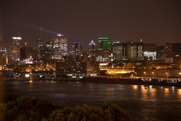 Fototapeta na wymiar View of Montreal canada at night