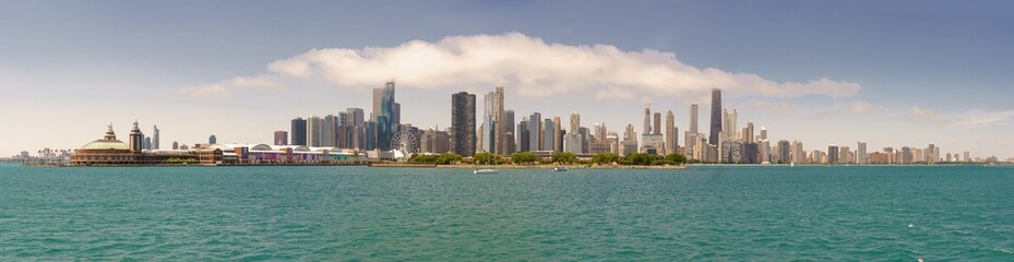 Fototapeta na wymiar Chicago Sunny Skyline Lake Michigan buildings and navy pier