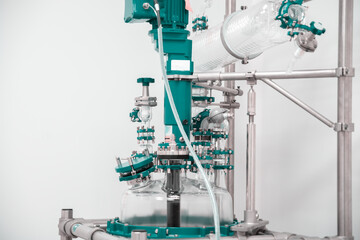 Small volume chemical reactor. Multitask pilot reactor for semi-industrial production