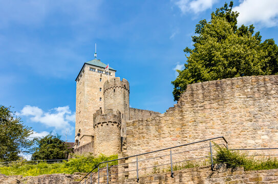 Burg Starkenburg auf dem Schlossberg oberhalb von Heppenheim an der Bergstra&szlig;e, Hessen