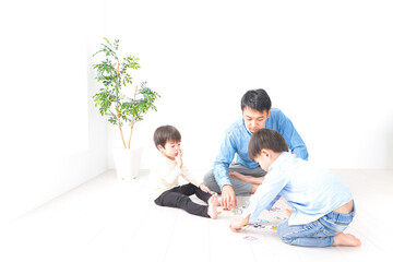 Obraz premium パパと子どもたち