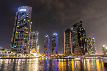 Obraz na płótnie Canvas Dubai Marina at night