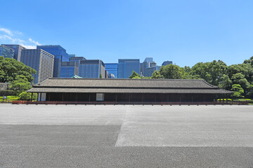 江戸城　百人番所と丸の内の高層ビル群