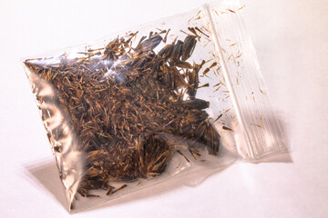 Kratom seeds are packed in sachets for sale..Gaysorn Kratom is packaged in a clear plastic pouch...