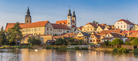 Fototapeta premium Panoramic skyline of historic town Telc in the evening light, Czech Republic