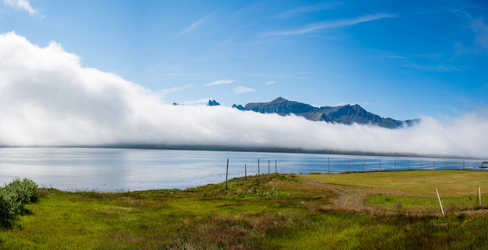 Vistas panoramicas de monta&ntilde;as, lagos y glaciaries en Islandia