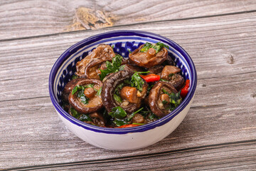 Marinated shiitake mushrooms with herbs