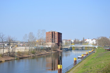 Fototapeta na wymiar Berlin Spandauer Schifffahrt Kanal zwischen den Stadtteilen Tiergarten und Mitte, Berlin