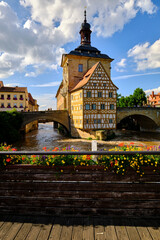 Fototapeta na wymiar Altes Rathaus in der UNESCO-Weltkulturerbestadt Bamberg, Oberfranken, Franken, Bayern, Deutschland