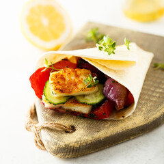 Grilled halloumi roll with vegetables