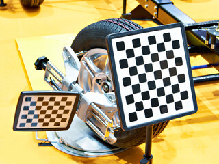 Wheel clamp of automotive diagnostic and analysis system