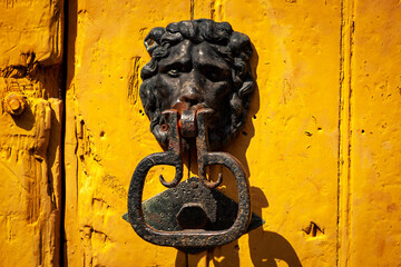 door knocker