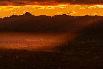 Obraz premium sunset in the mountains