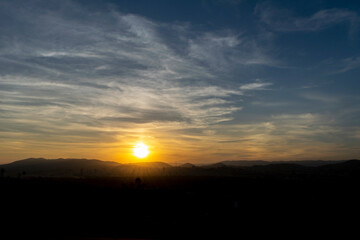 Fototapeta na wymiar beautiful sunset on the horizon