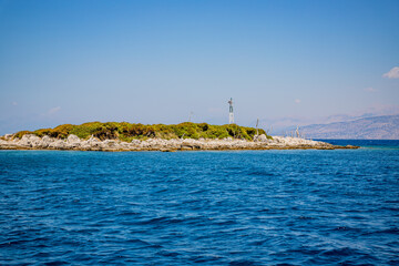 Fototapeta na wymiar Les côtes de Corfou vues depuis la mer