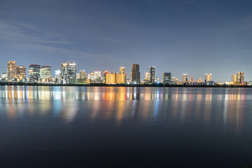 淀川河川公園から見た大阪市の夜景