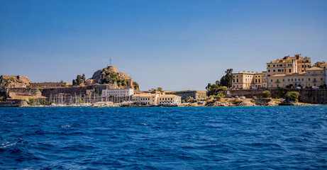 Fototapeta na wymiar Panorama de la vieille ville de Corfou vu depuis la mer