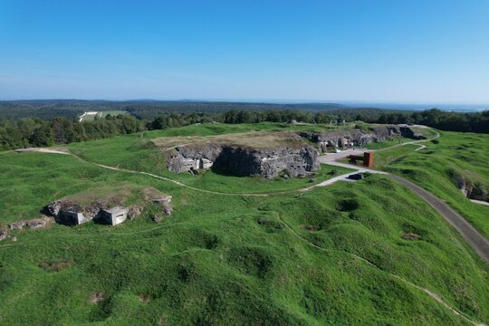 Verdun, France: Vue a&eacute;rienne du Fort de Douaumont - Bataille de Verdun premi&egrave;re guerre mondiale - R&eacute;gion  Lorraine, Septembre 2021.
