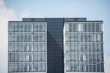 Hochhaus mit Doppel Glasfassade