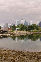 Obraz na płótnie Canvas glass buildings and skyscrapers in vancouver, Canada