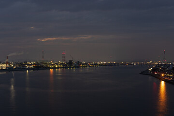 日本の岡山のとても美しい工場夜景