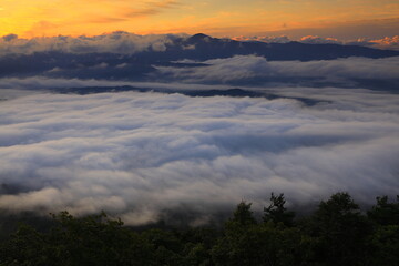 岩手県遠野市　遠野盆地の雲海　