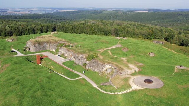 Vue a&eacute;rienne du fort de Douaumont, France, Verdun