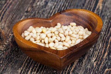 peeled pine nuts of small size
