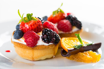 cake with berries