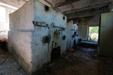Fototapeta na wymiar room in an abandoned building