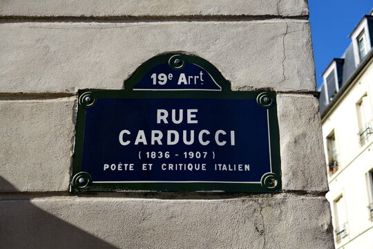 Rue Carducci. (1836-19à7) Poète et critique italien. Plaque de nom de rue. Paris.