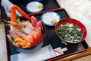 新鮮な海鮮丼