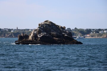 Fototapeta na wymiar sea and rocks in Houat 
