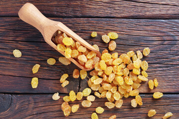 Golden seedless raisins