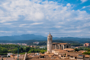 Obraz premium Aerial view of Girona cathedral and the city