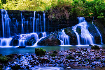 Langzeitbelichtung Wasserfall Staumauer Wasserfall