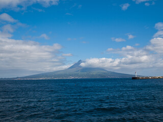 Pico mountain view across the canal