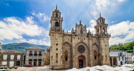 Fototapeta na wymiar Fachada Catedral de Mondoñedo, Galicia