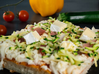 Pizza al Taglio Speck Zucchine e Brie