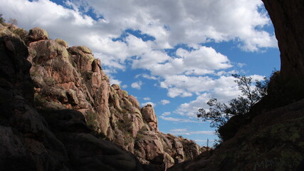 A través de las montañas