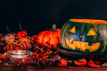 ハロウィンパーティーのイメージカット　クリームシチューがたっぷり詰まったジャックオランタン