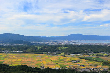 Fototapeta na wymiar 堂山からの大津市の眺め