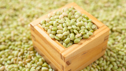 有機栽培の玄米（緑米）、日本産