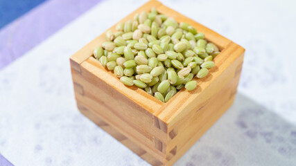 有機栽培の玄米（緑米）、日本産