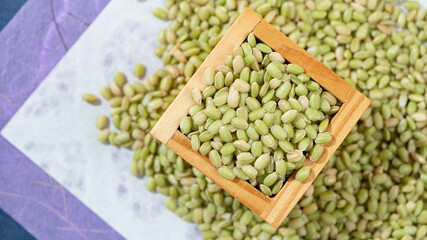 有機栽培の玄米（緑米）、日本産